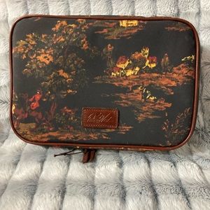 Patricia Nash Ilaria hanging travel